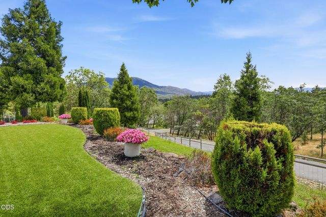 764 Jess Way, Grants Pass, OR 97526