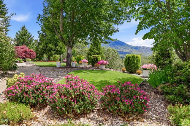 764 Jess Way, Grants Pass, OR 97526