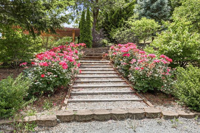 764 Jess Way, Grants Pass, OR 97526