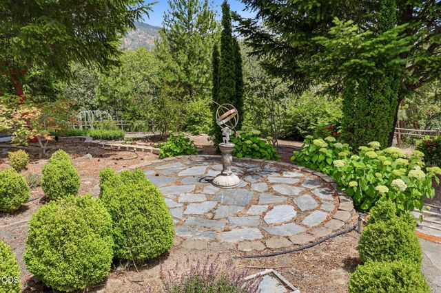 764 Jess Way, Grants Pass, OR 97526
