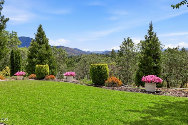764 Jess Way, Grants Pass, OR 97526