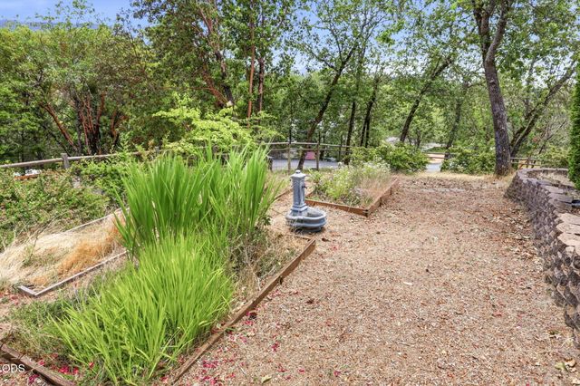 764 Jess Way, Grants Pass, OR 97526