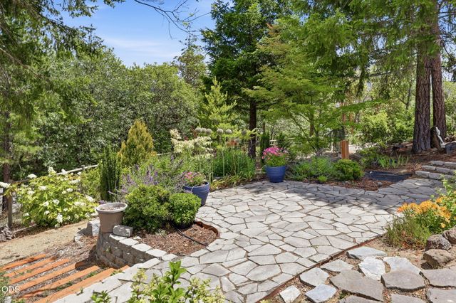 764 Jess Way, Grants Pass, OR 97526