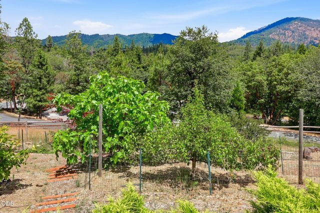 764 Jess Way, Grants Pass, OR 97526