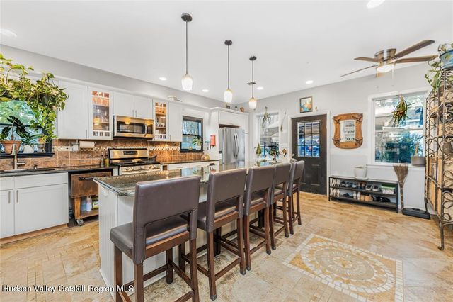 11 Grove Street, Highland, NY 12528