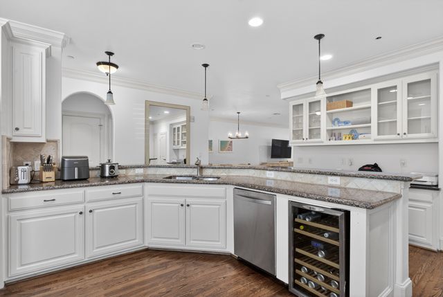 5801 Hillcrest Avenue 02, Dallas, TX 75205