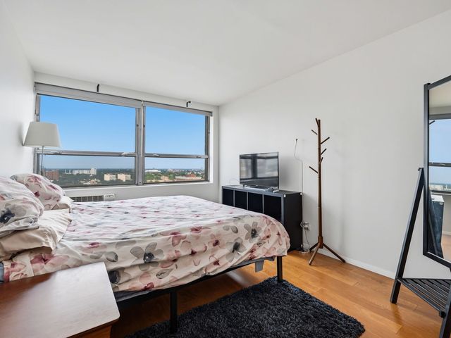 5532 S South Shore Drive 19F, Chicago, IL 60637