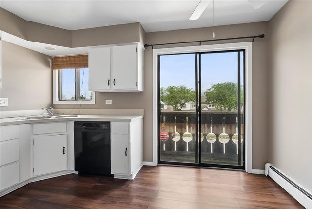 386 Echo Lane 4, Aurora, IL 60504