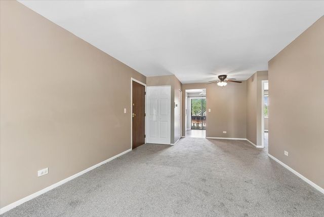 386 Echo Lane 4, Aurora, IL 60504