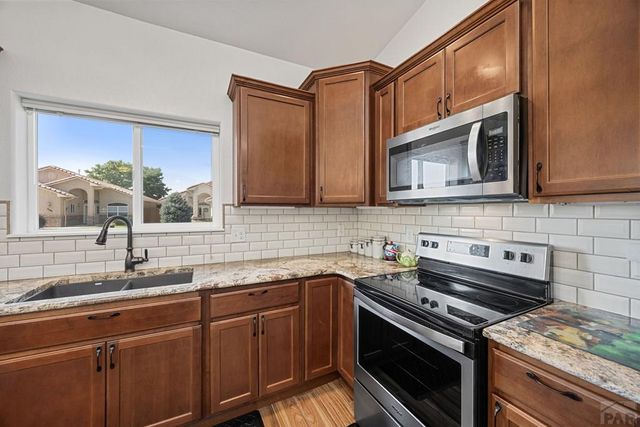 1003 Olivecrest Dr, Pueblo, CO 81005