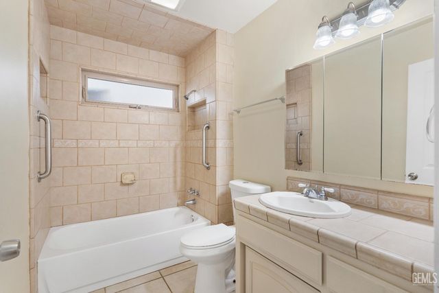 1808 El Portal Drive, Bakersfield, CA 93309