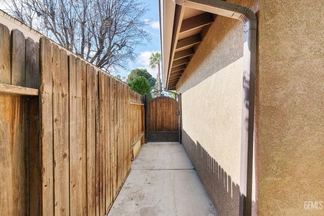 1808 El Portal Drive, Bakersfield, CA 93309