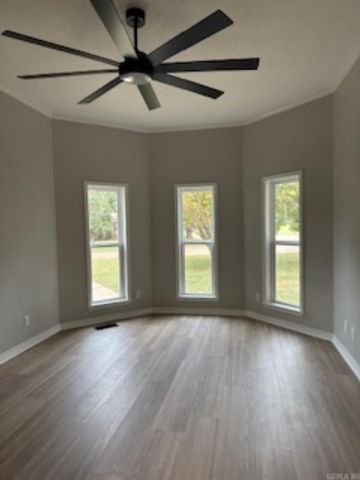 1179 Pinecrest Dr, Camden, AR 71701