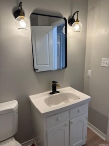 1179 Pinecrest Dr, Camden, AR 71701