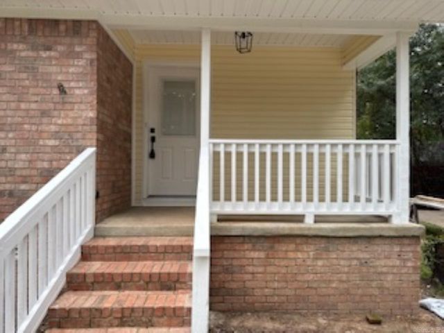 1179 Pinecrest Dr, Camden, AR 71701