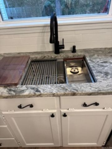 1179 Pinecrest Dr, Camden, AR 71701