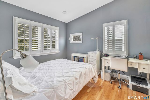 87 James Street, Fairfield, CT 06824