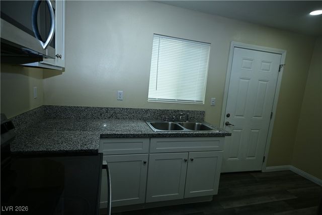 2830 Cedar Street 2, Las Vegas, NV 89104