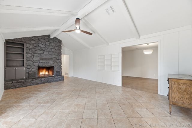 1906 Rolling Hills Drive, Bartlesville, OK 74006
