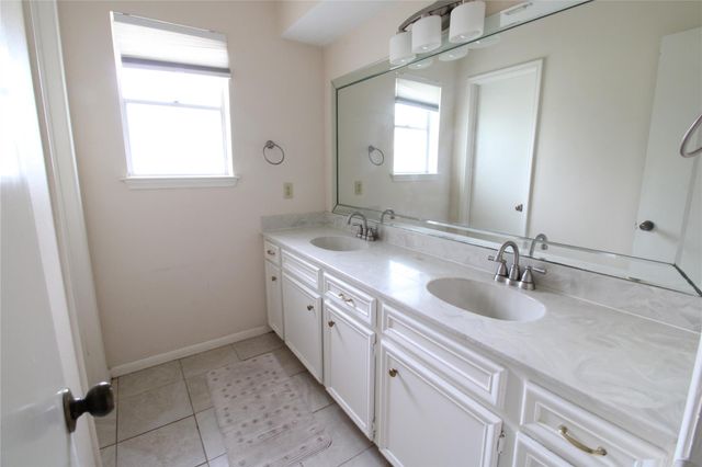 2007 River Falls Drive, Houston, TX 77339