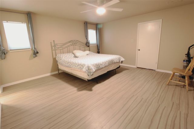 2007 River Falls Drive, Houston, TX 77339
