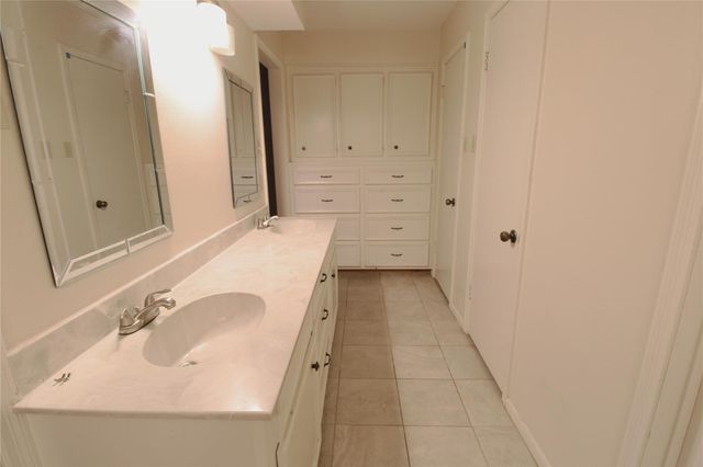 2007 River Falls Drive, Houston, TX 77339