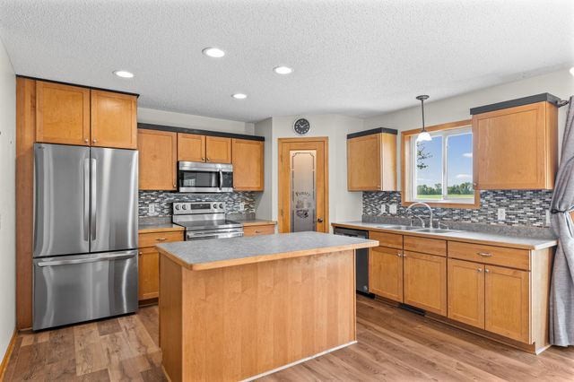1507 Hidden Trail, Mayer, MN 55360