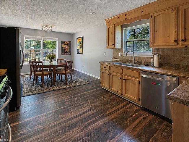 1021 Fentress RD, Chesapeake, VA 23322