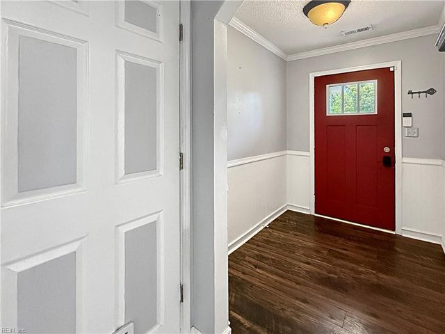 1021 Fentress RD, Chesapeake, VA 23322