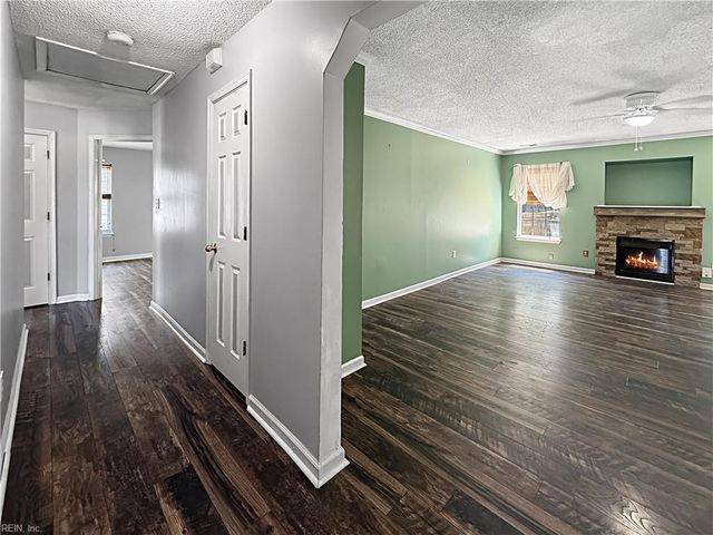 1021 Fentress RD, Chesapeake, VA 23322