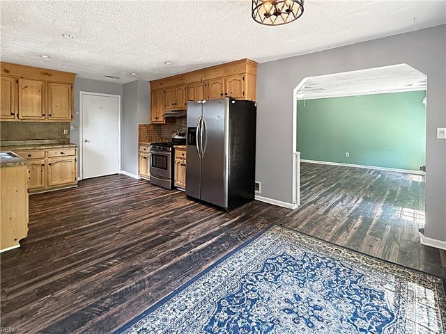 1021 Fentress RD, Chesapeake, VA 23322