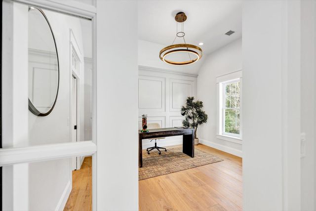 22 Country Club Lane, Mashpee, MA 02649