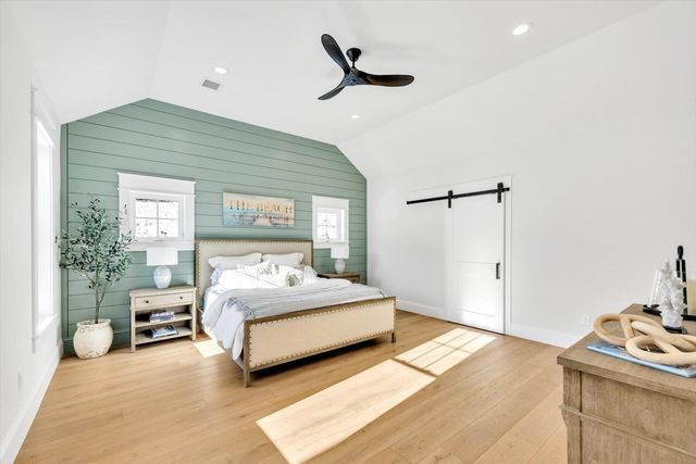 22 Country Club Lane, Mashpee, MA 02649