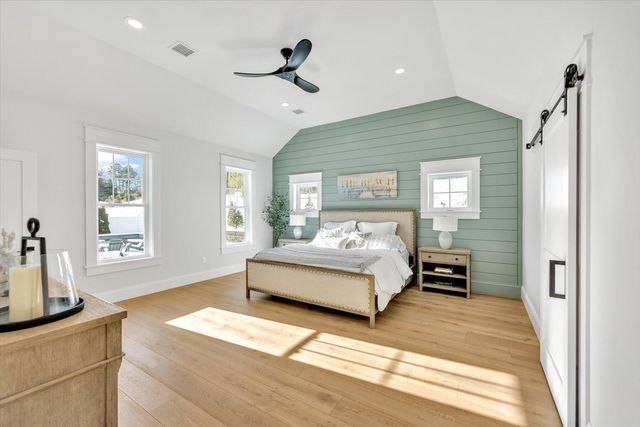 22 Country Club Lane, Mashpee, MA 02649