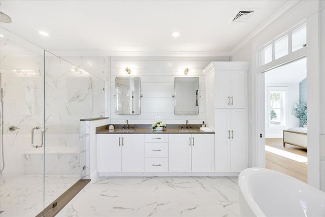 22 Country Club Lane, Mashpee, MA 02649