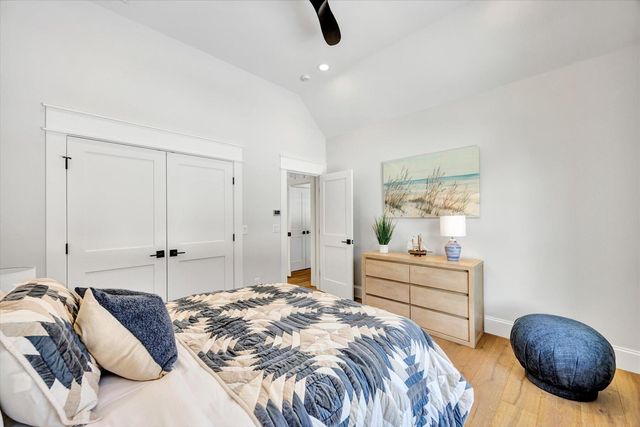 22 Country Club Lane, Mashpee, MA 02649