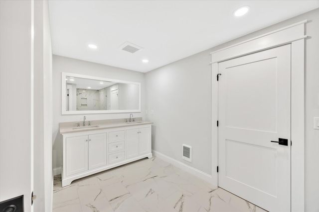 22 Country Club Lane, Mashpee, MA 02649