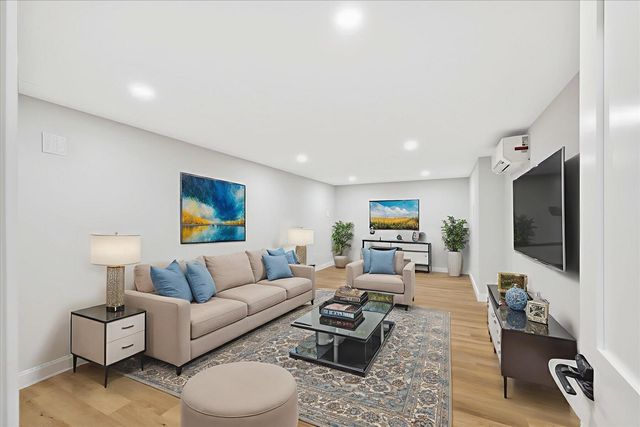 22 Country Club Lane, Mashpee, MA 02649