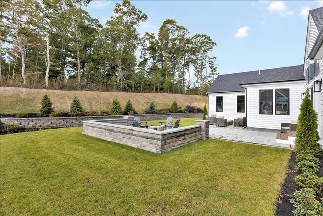 22 Country Club Lane, Mashpee, MA 02649