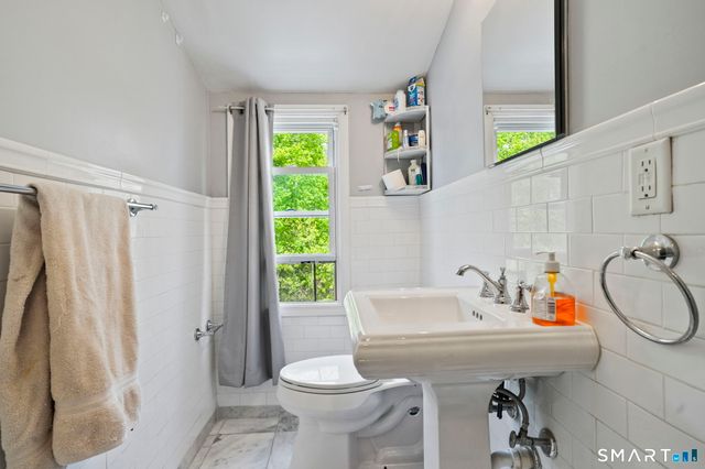 185 Lee Street, West Haven, CT 06516