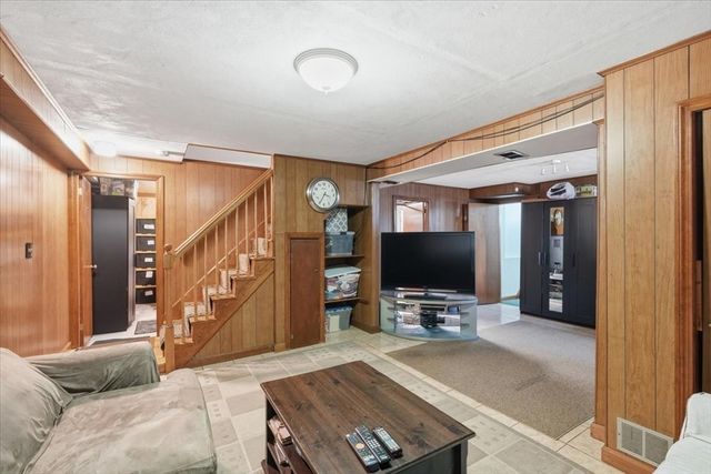 3 Devine Rd, Randolph, MA 02368