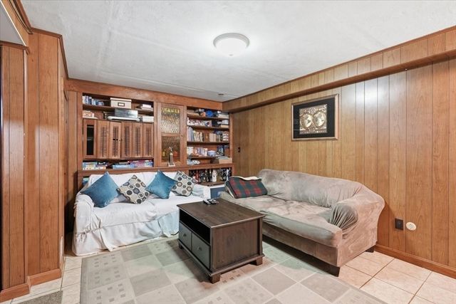 3 Devine Rd, Randolph, MA 02368