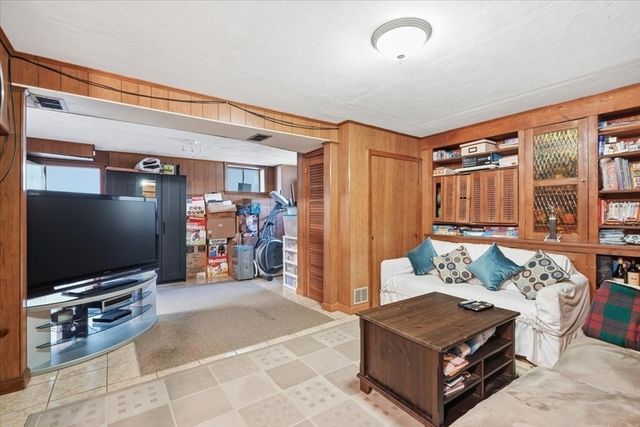 3 Devine Rd, Randolph, MA 02368