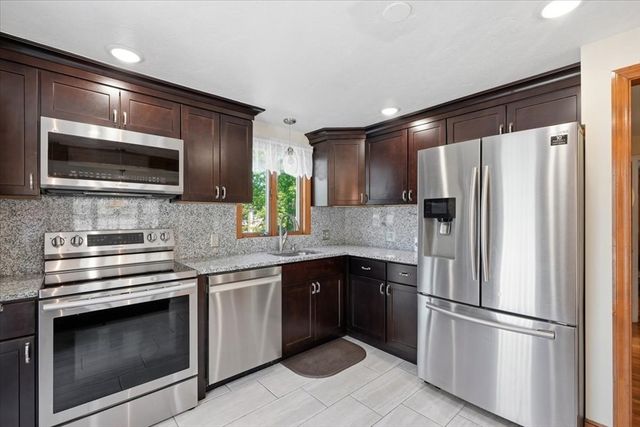3 Devine Rd, Randolph, MA 02368
