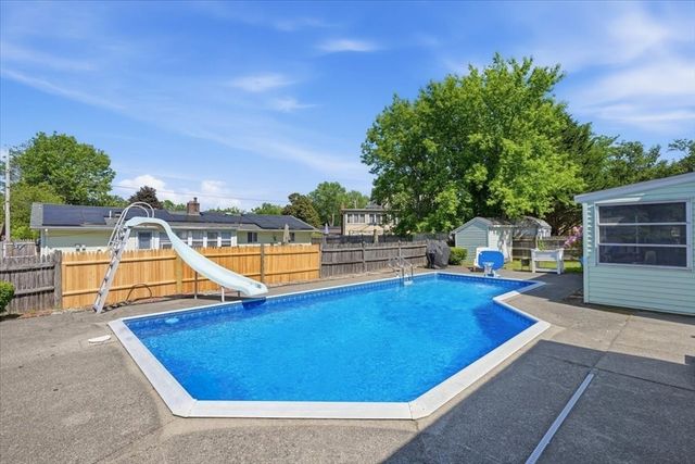 3 Devine Rd, Randolph, MA 02368