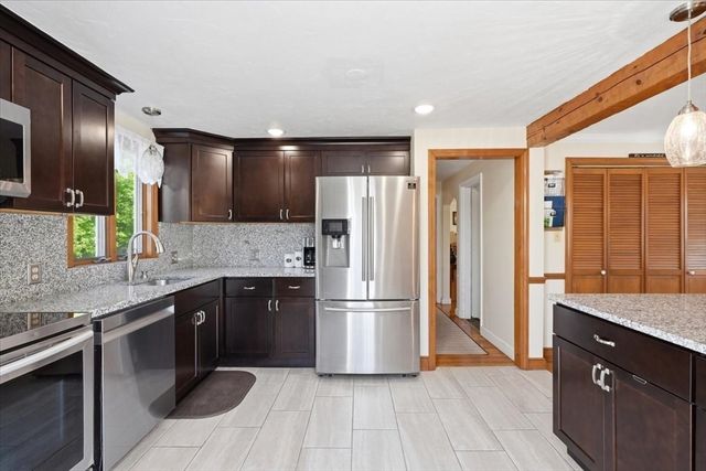 3 Devine Rd, Randolph, MA 02368