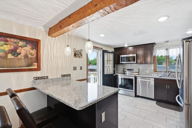 3 Devine Rd, Randolph, MA 02368