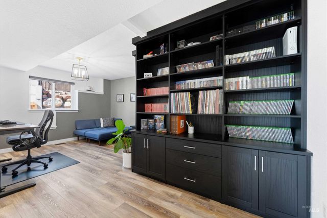 3335 E Red Stone Drive, Boise, ID 83712