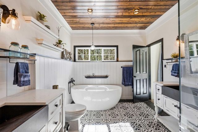 3335 E Red Stone Drive, Boise, ID 83712