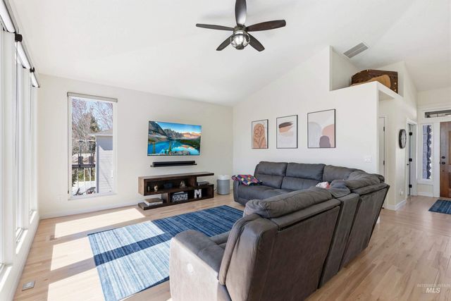 3335 E Red Stone Drive, Boise, ID 83712